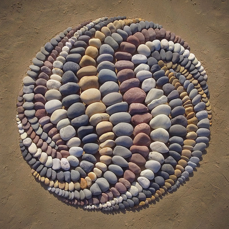 beach stone land art by jon foreman 7 Combing the Beach for Stones and Reorganizing Them Into Something Beautiful