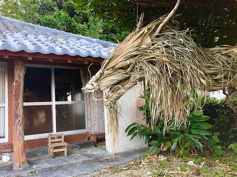 dragon made from palm tree leaves japan by ayako 6 This Awesome Dragon Made From Palm Tree Leaves (5 Photos)