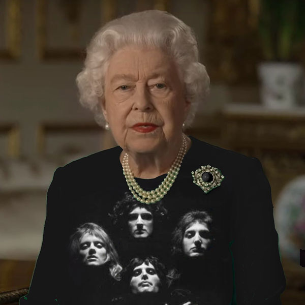green screen queen photoshop green top 19 The Queen Wore Another Green Screen Outfit and the Internet Rejoiced