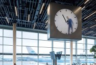 This Surreal Clock at Schiphol Airport Looks Like Someone is Painting the Time