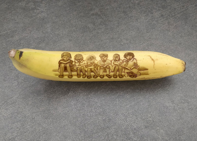 bruised banana art by anna chojnicka 32 Amazing Banana Art Made by Poking and Bruising the Skin, No Ink is Used