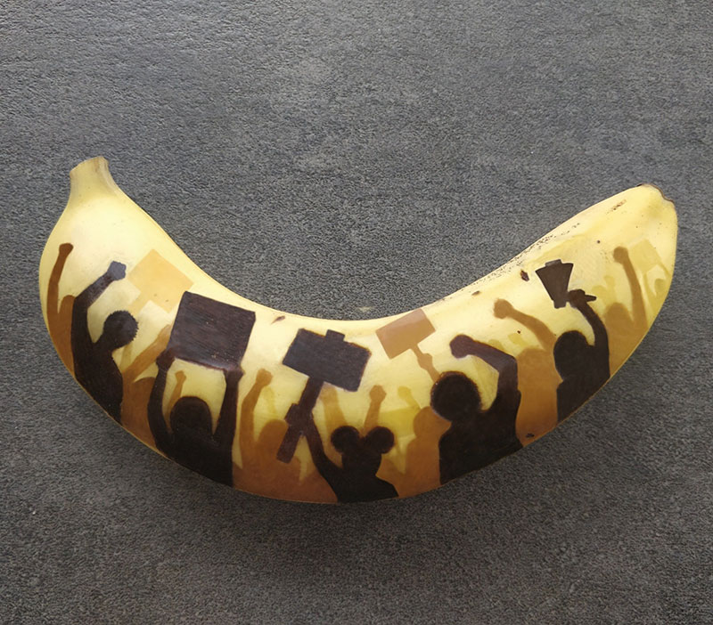 bruised banana art by anna chojnicka 34 Amazing Banana Art Made by Poking and Bruising the Skin, No Ink is Used