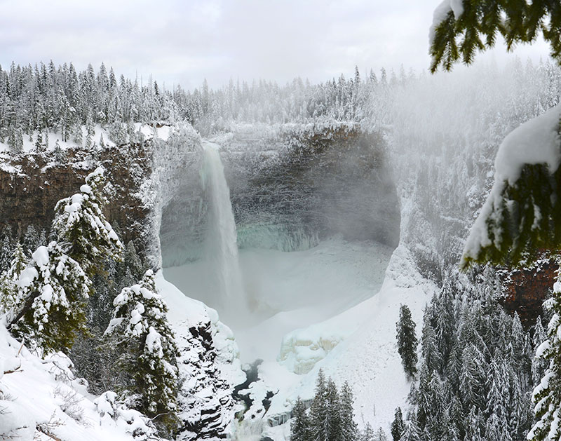 Helmcken Falls in BC, Canada Looks Incredible No Matter What the Season