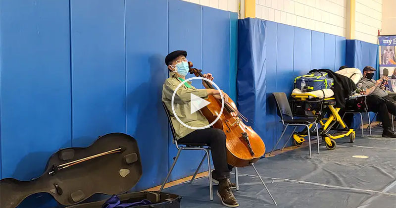 Yo-Yo Ma Puts on Free Concert While Waiting for Covid Vaccine Shot