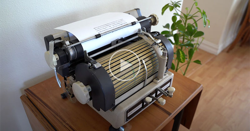 現役機　マークレビンソンエンジニア慣習 MICROMEGA TEMPO 1 This Vintage Japanese Typewriter is Fascinating » TwistedSifter