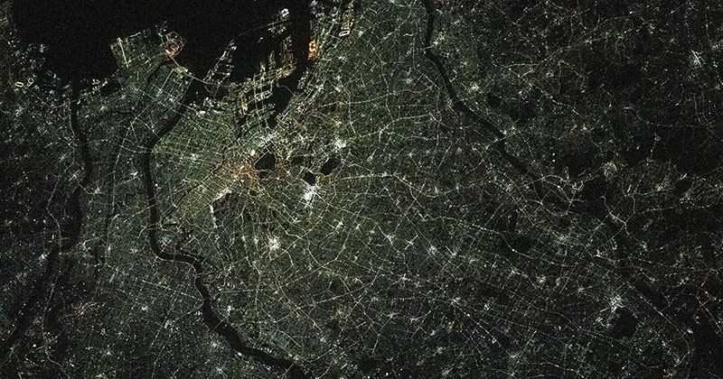 What Tokyo Looks Like at Night from the International Space Station