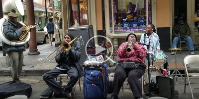 An Amazing Clarinet Solo on the Streets of New Orleans