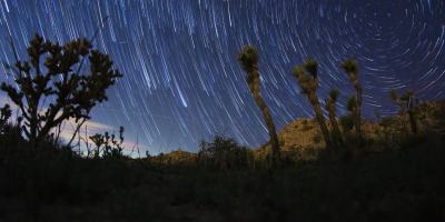Beautiful Timelapse of the Night Sky Over the Mojave Desert