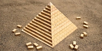 Woodworker Shows How He Would Have Built the Great Pyramids