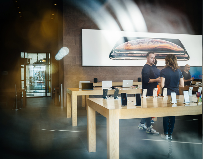 iStock 1067889640 11 Secrets Apple Store Employees Arent Supposed To Tell You