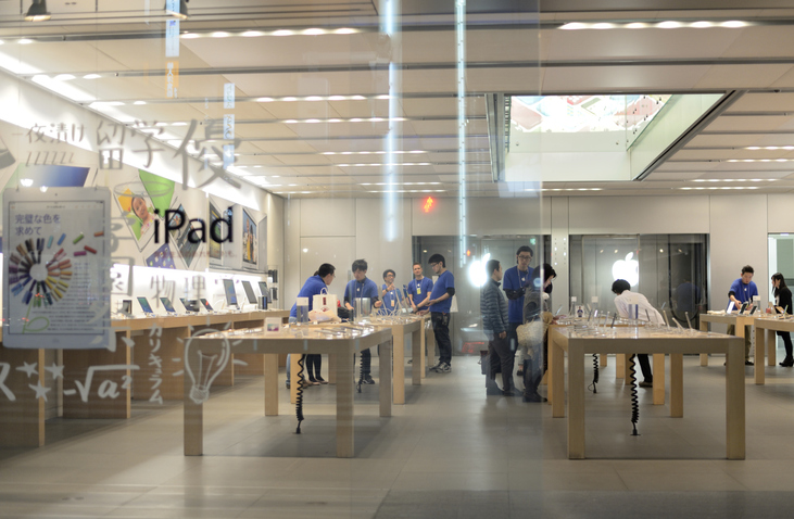 iStock 484812539 11 Secrets Apple Store Employees Arent Supposed To Tell You