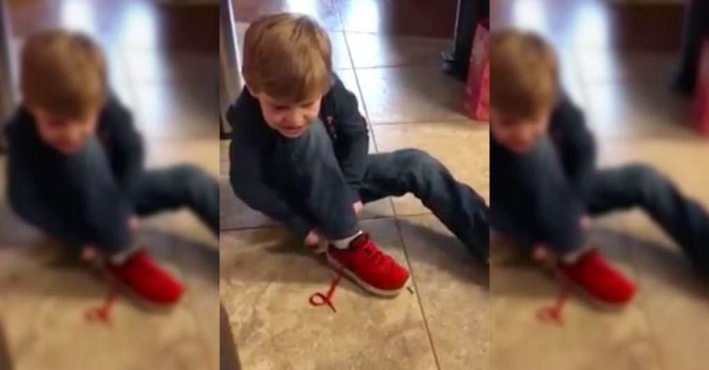 Kid Shows Off a Ingenuous New Way to Tie Shoes
