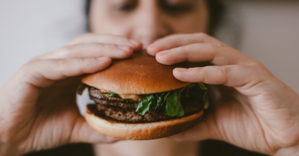 Here Are Some Potential Reasons You Can’t Stop Eating if You’re Always Hungry