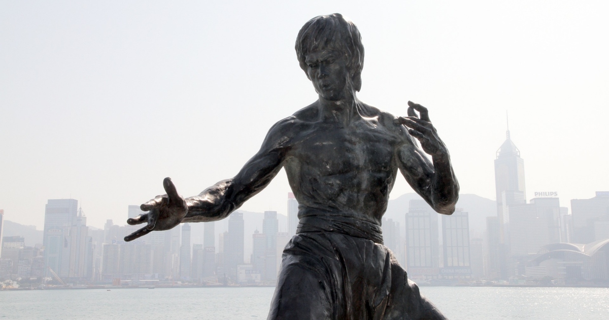 Bruce Lee statue featured image A New Theory May Finally Explain What Ended Bruce Lee’s Life