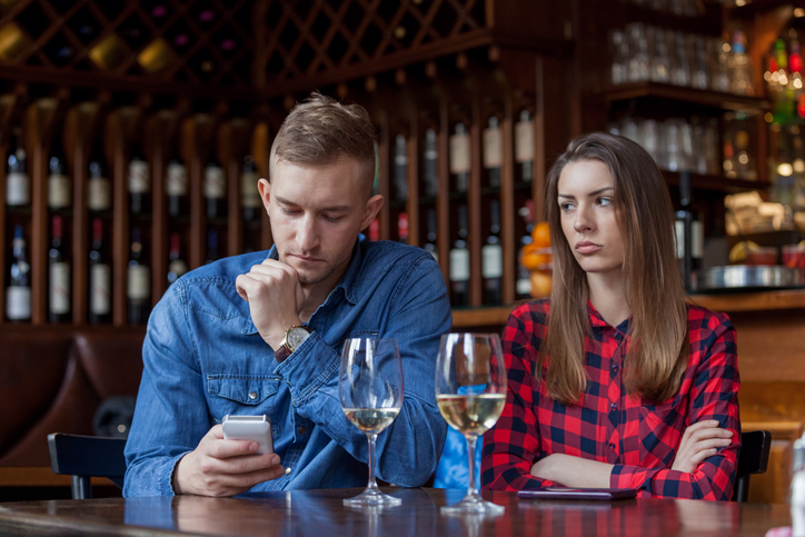iStock 615411506 Lets Talk About Phubbing (Phone Snubbing) And Why People Should Stop Doing It Right Now