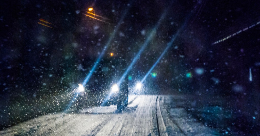 Here's What It Really Means When Someone Flashes Their Headlights