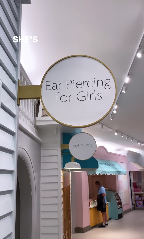 Screen Shot 2023 05 09 at 4.05.12 PM A Young Girl Learned a Big Lesson While Getting Her Ears Pierced at an American Girl Store