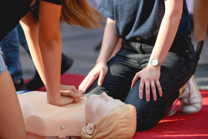 iStock 1429372557 Some People Might Rather Pass Peacefully Than Experience CPR, But People Arent Talking About It With Their Loved Ones