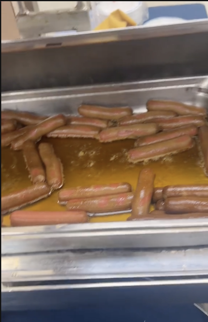 Screen Shot 2023 07 30 at 1.19.22 PM Canned chili, hot dogs, and some Walmart popsicles... When Your Employee Appreciation Meal Shows Youre Not Appreciated At All