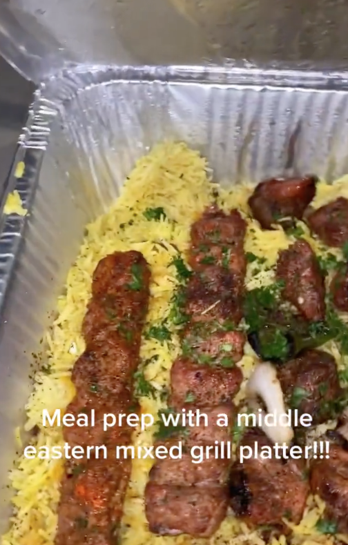 Screen Shot 2023 08 03 at 3.57.24 PM MADDDDDD MEATS! A Woman Shared Her Meal Prep Hack With a Platter of Middle Eastern Food