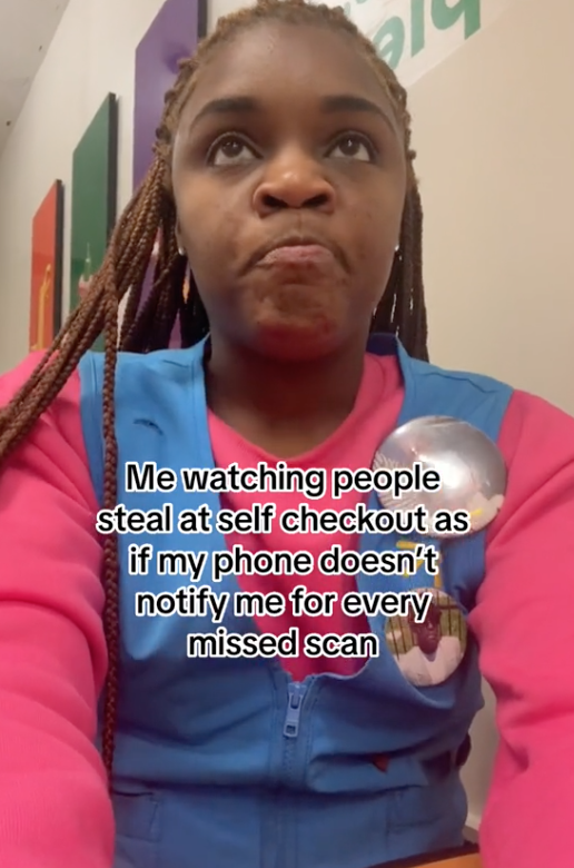 Screen Shot 2023 08 12 at 4.51.42 PM Me watching people steal at self checkout. A Walmart Employee Said She Gets Notified Every Time Customers Don’t Scan Items At Self Checkout