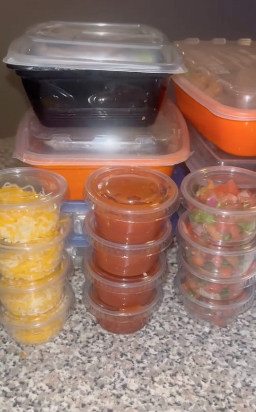 Screen Shot 2023 08 12 at 6.59.25 PM They was not stingy. Can I get an amen? A Woman Shared Her Meal Prep Hack With Chili’s Triple Fajita Party Trio