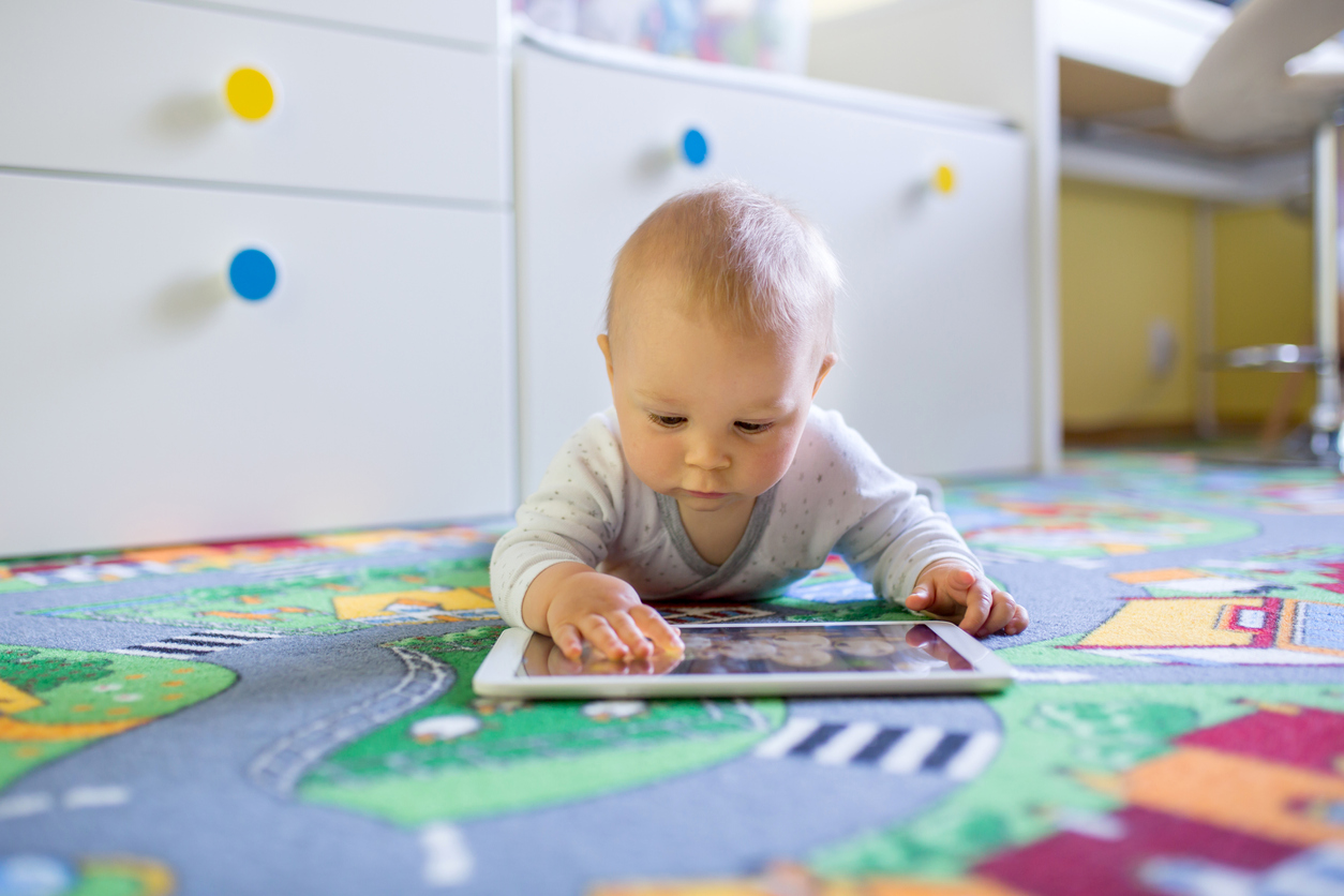 iStock 956846546 Study Finds Too Much Screen Time For Kids Can Lead To Missed Developmental Milestones