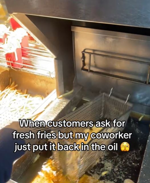 Mcdon33 What Really Happens When A Customer Asks For Fresh Fries At McDonalds? Employee Shows Us The Truth.