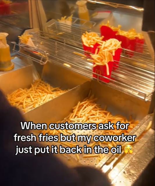 Mcdona1 What Really Happens When A Customer Asks For Fresh Fries At McDonalds? Employee Shows Us The Truth.