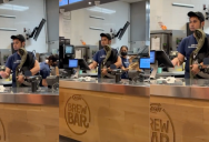 ‘My guy is trying to clock out.’ Customer Filmed A Restaurant Worker Who Is Absolutely Done With His Shift And Ready To Leave Immediately