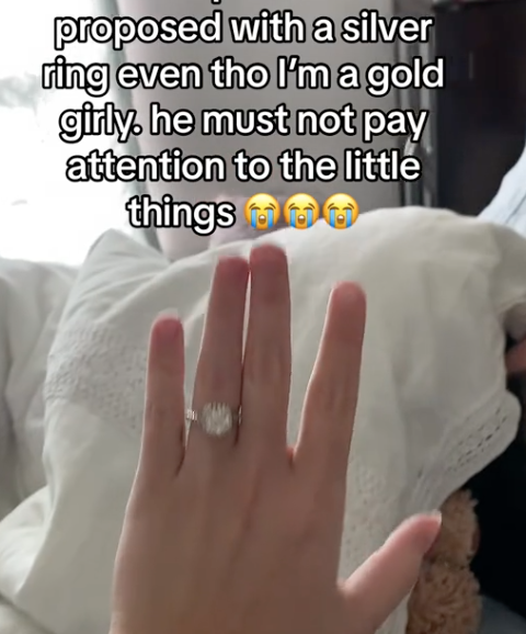 Woman Put Her Boyfriend On Blast After He Proposed To Her With a Silver ...