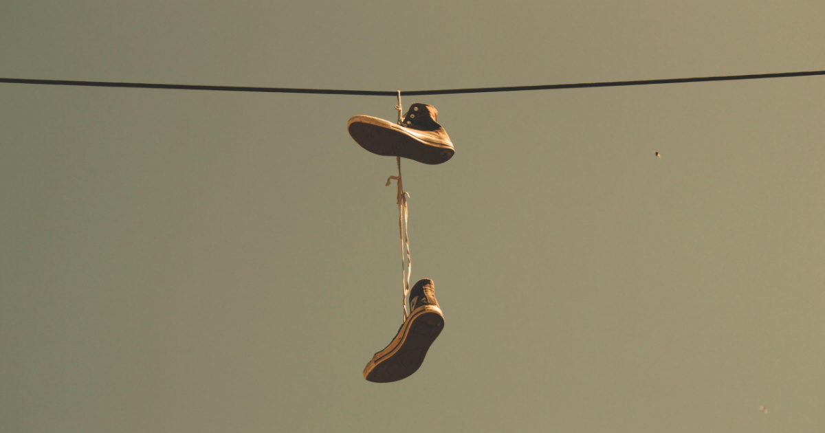 If You See Shoes Hanging From Power Lines, Here Are Some Theories About ...