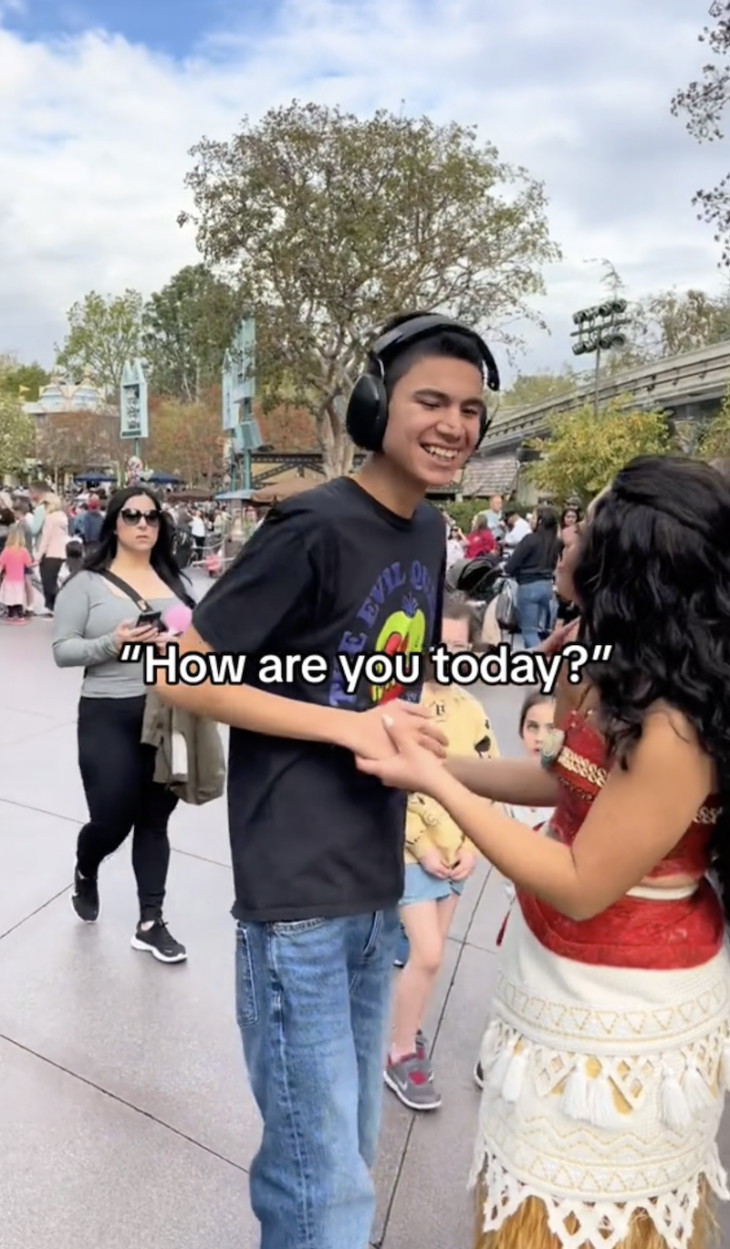 Disney SS 1 TikTok Commends Moana Actress For Her Touching Interaction With A Disney Super Fan With Special Needs