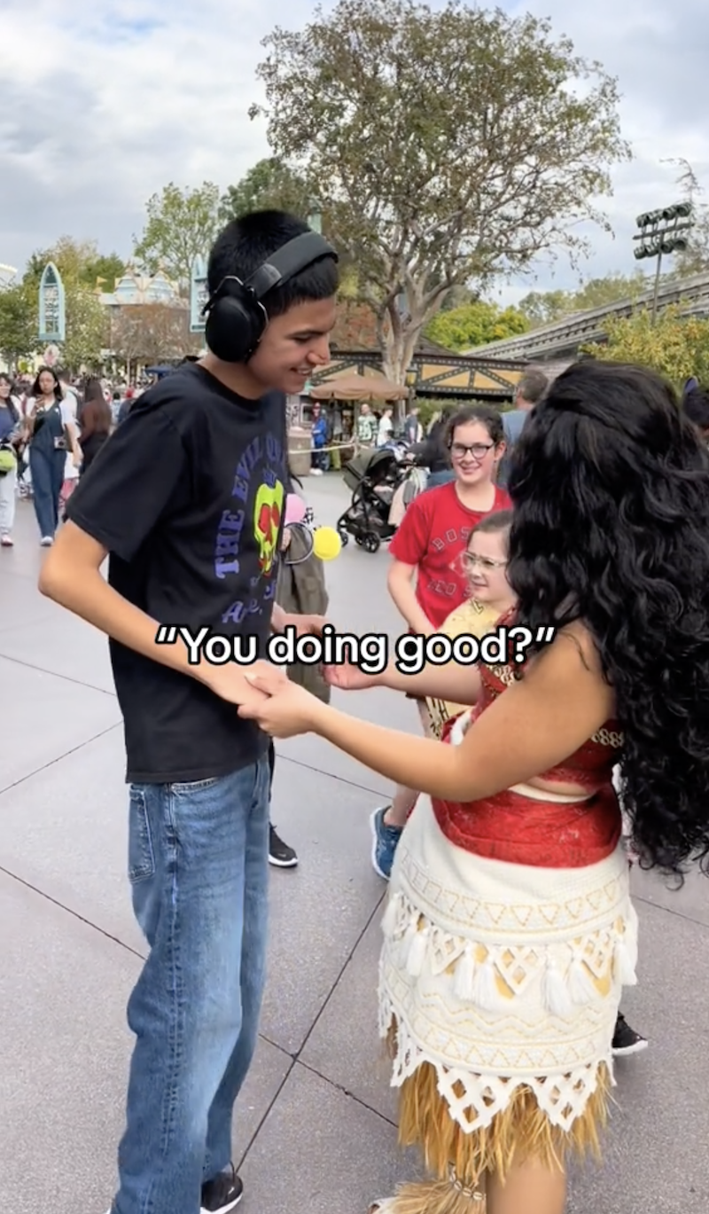Disney SS 3.5 TikTok Commends Moana Actress For Her Touching Interaction With A Disney Super Fan With Special Needs