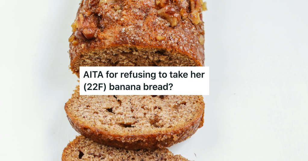 Employee Refused The Banana Bread Her Co-Worker Made Her, And Now Their Work Friendship Is Over