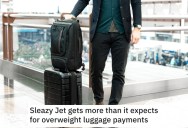 Air Traveller Hits It Big With An Airport Slot Machine, So They Paid A Sleazy Airlines’ Overweight Baggage Fee With Coins