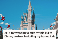 Couple Planned A Disney Trip Together, But Her Boyfriend Can’t Afford It For His Two Kids. She Wants To Take Her Daughter Anyway.