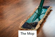 Dad’s Dirty Mop Ruins The Bathroom’s Vibes, So His Family Leaves It Out For Guests To Shame Him Into Changing His Messy Ways