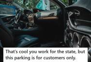 “State Worker” Refused To Leave A Pizza Shop’s Tiny Parking Lot, So An Employee Used Loud Rap Music To Finally Drive Him Away