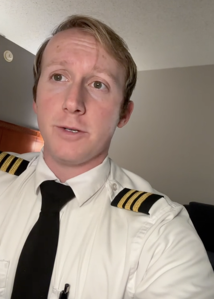 Screenshot 2024 12 19 at 8.58.00 AM The plane will not fall out of the sky.   Pilot Talked About Why Passengers Need To Put Their Phones In Airplane Mode When They Fly