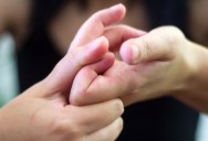 Here’s What Makes Your Knuckles “Crack” When You Flex Them