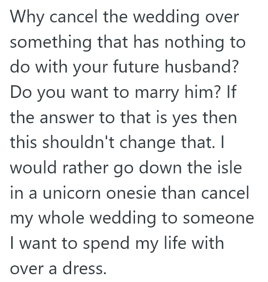 2025 03 03 14 48 31 She Had Her Perfect Wedding Dress Picked Out, But When Her Family Decided To Try It On, She Rethought Everything