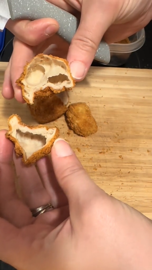Amanda Reed slicing chicken