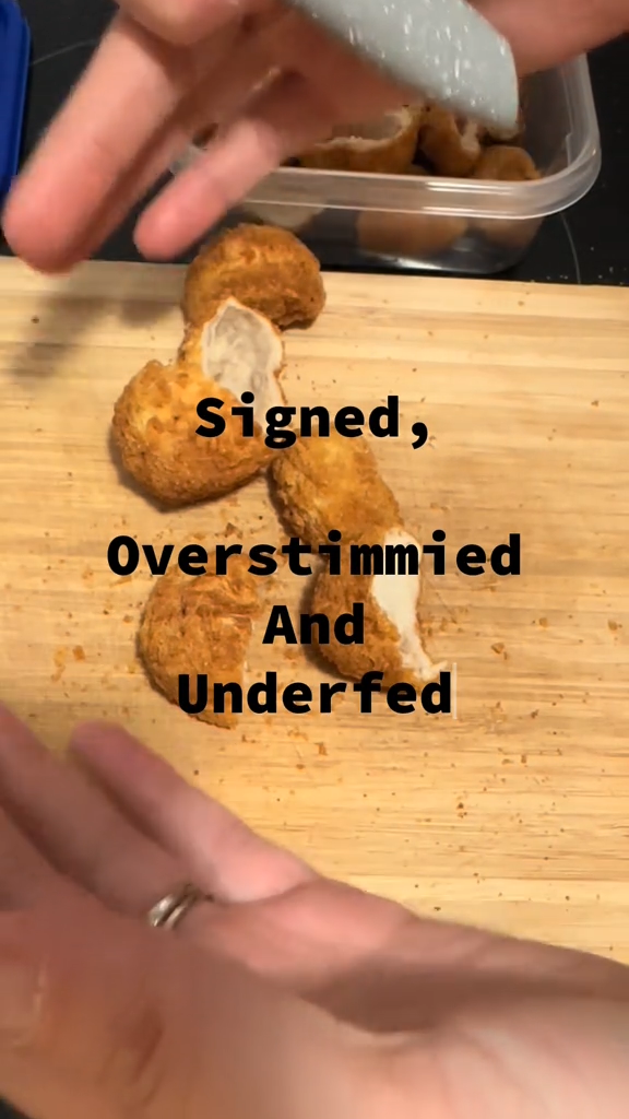 Amanda Reed slicing chicken