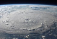 Tech Startup Claims This Pulsating Column Of Light Could Be The Answer To Our Carbon Capture Targets