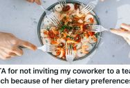 Employee Didn’t Invite A Team Member To A Team Meal Because Of Her Limited Diet, And Now He’s Panicking That He Made A Big Mistake
