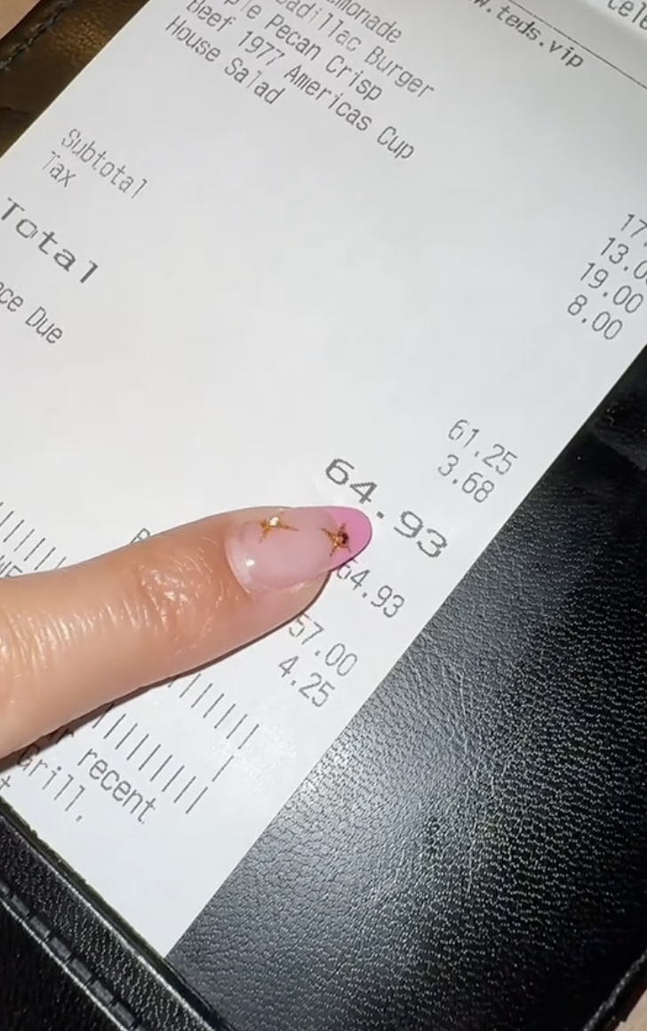 a woman said she knows how to tip perfectly