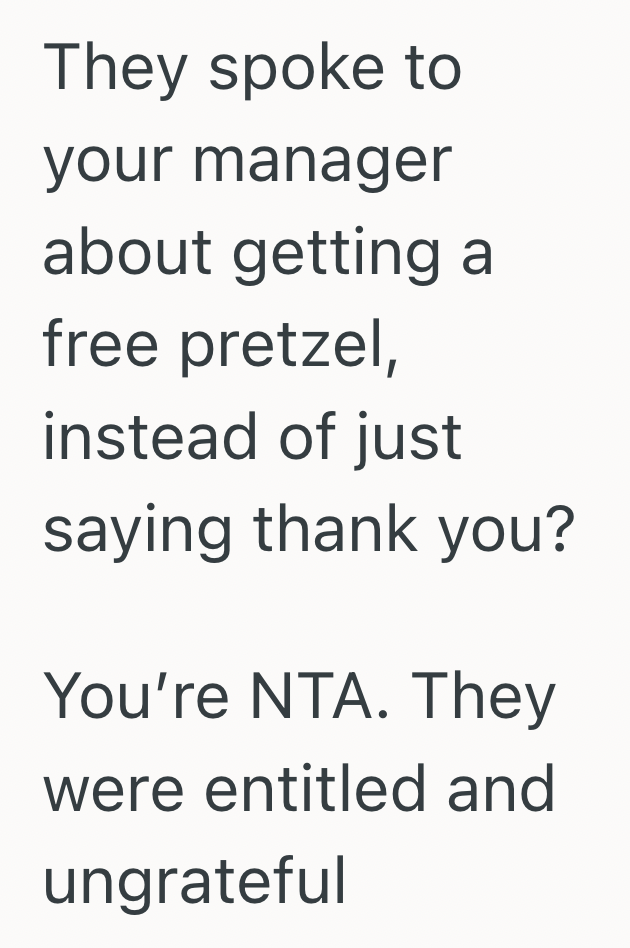 Screenshot 2025 03 27 at 4.24.33%E2%80%AFPM Parents Ignored Their Older Daughter’s Needs And Pandered To Their Youngest Kid, But One Fast Food Worker Gave The Daughter A Free Treat To Balance The Scale