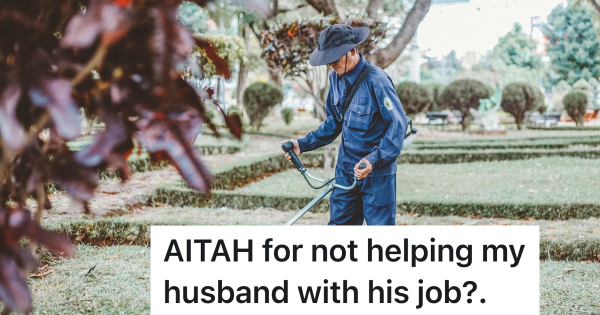 landscaping working on the lawn