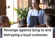 A Restaurant Manager Lied To Him About His Usual Order, So He Made Her Look Foolish In Front Of A Large Group Of Customers